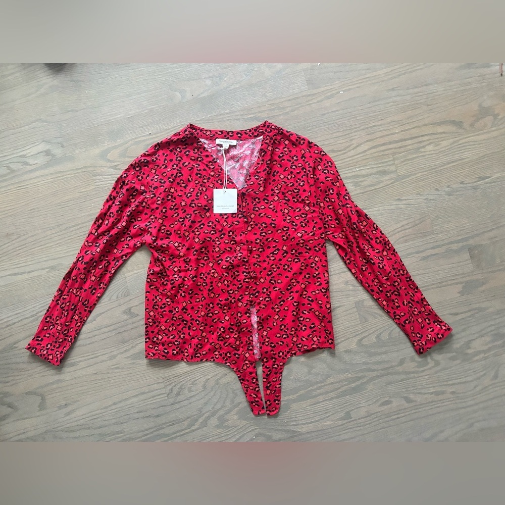 NWT Beach Lunch Lounge Seeing Spots Red Leopard Print Tie Front Blouse women’s S